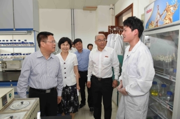 浙江省委副书记、宁波市委书记郑...